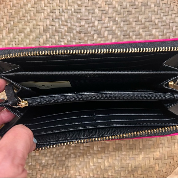 Kate Spade zippered Wallet - Picture 3 of 3